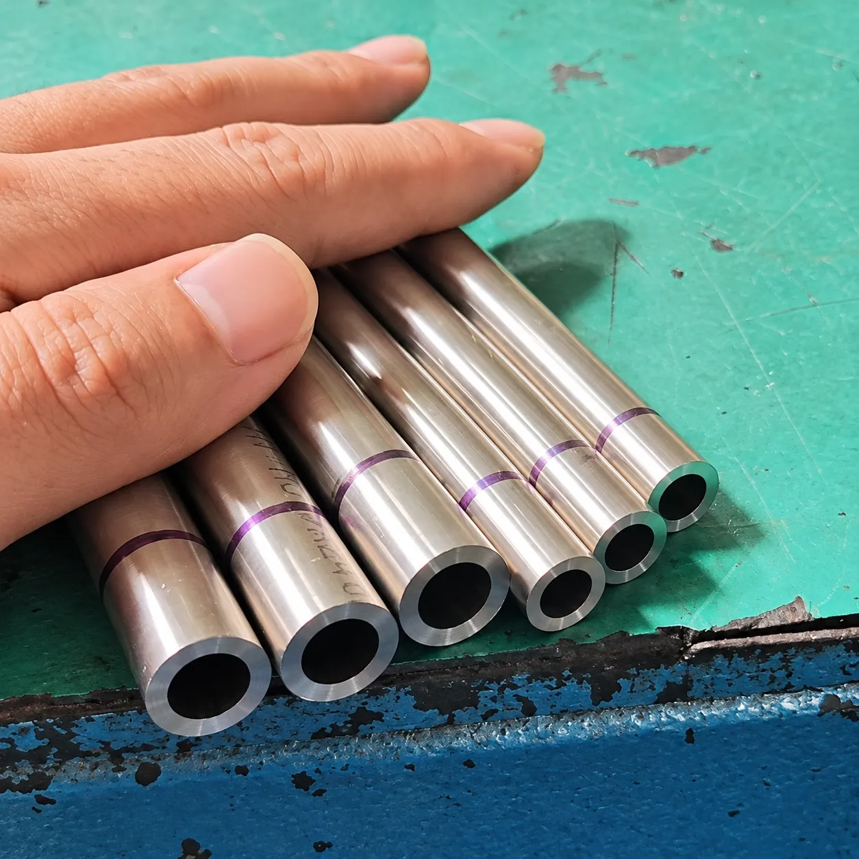 Batch of stainless tubes faced on the LPM, ready for orbital welding